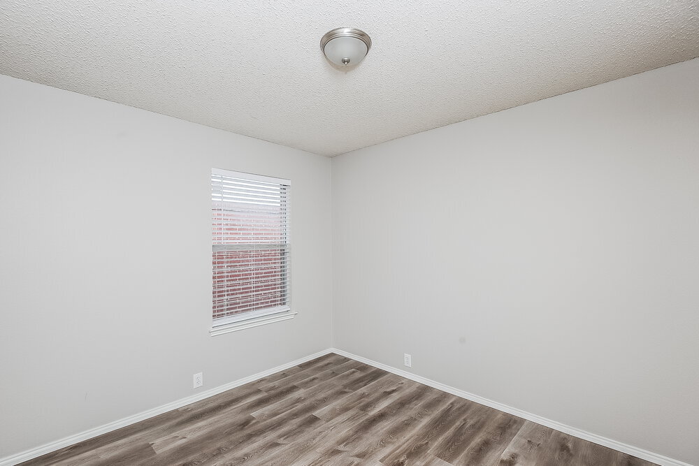 Building Photo - 833 Lariat Dr