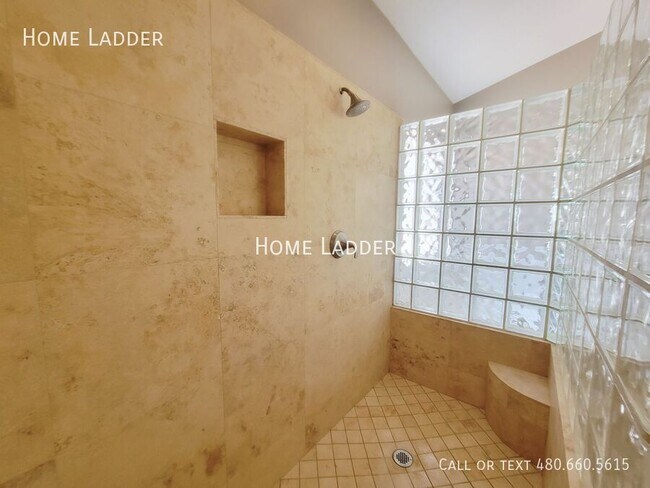 Building Photo - 9030 S 10th Dr