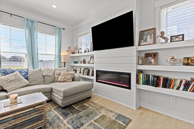 Building Photo - 105 Farmridge Wy