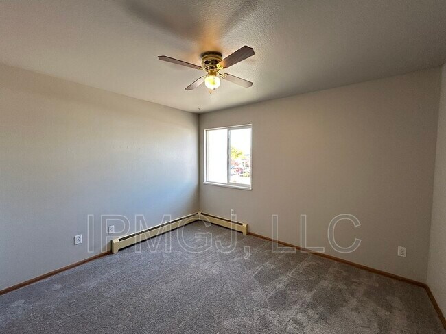 Building Photo - 152 N Mulberry St