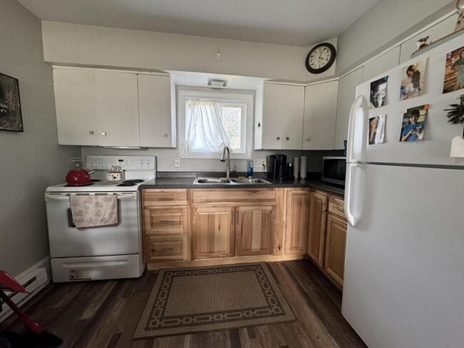 Building Photo - 1634 Hill Ave