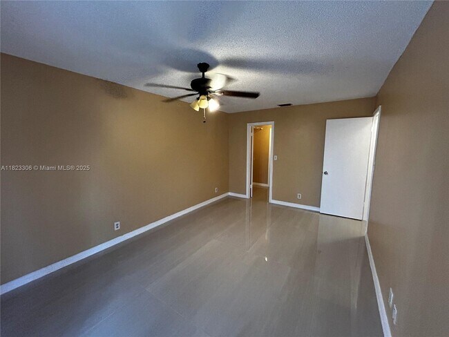 Building Photo - 701 SW 79th Terrace