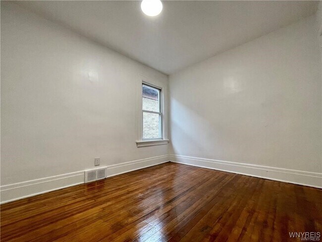 Building Photo - 434 23rd St