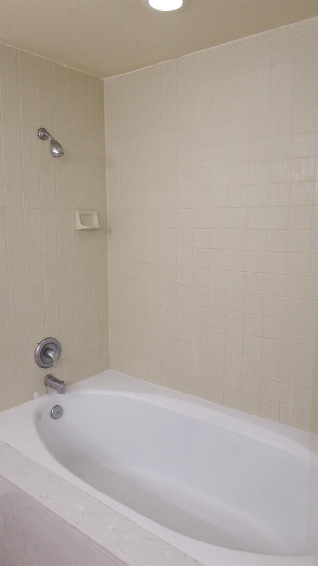 Building Photo - 7808 Walnut Grove Ct
