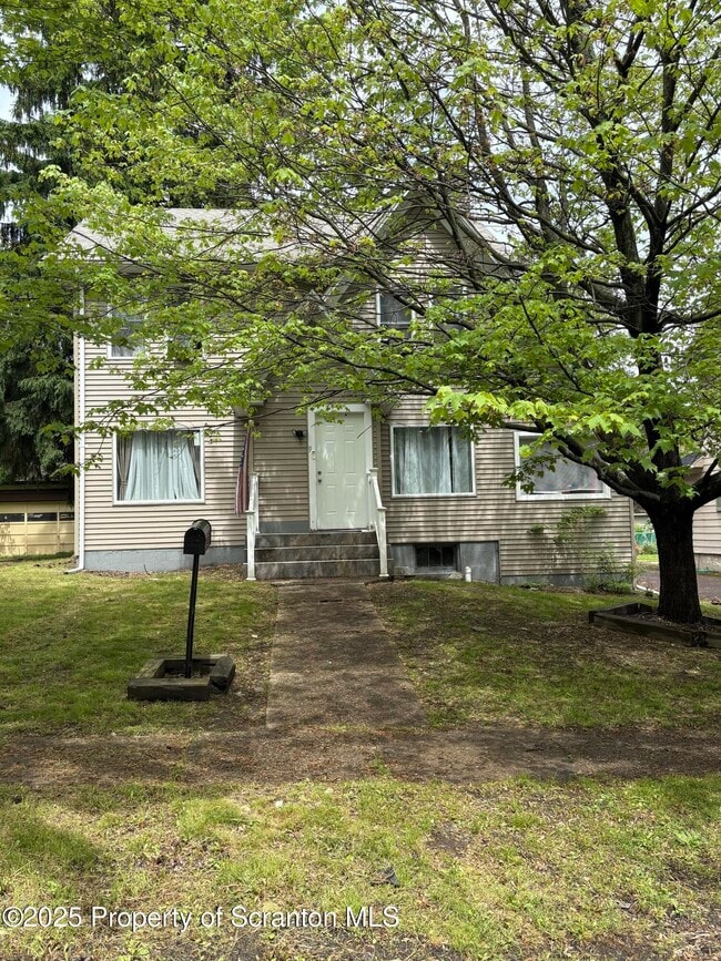 Primary Photo - 9 Front St