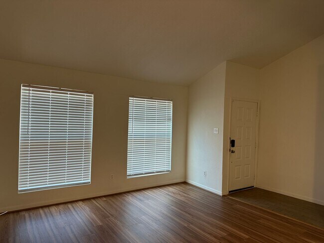 Building Photo - 1500 Olympia Way