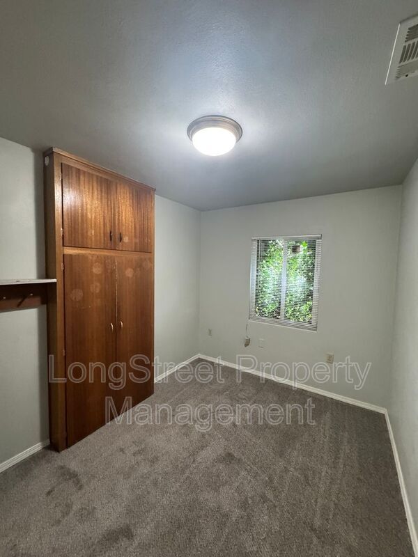 Building Photo - 1012 NW 34th St