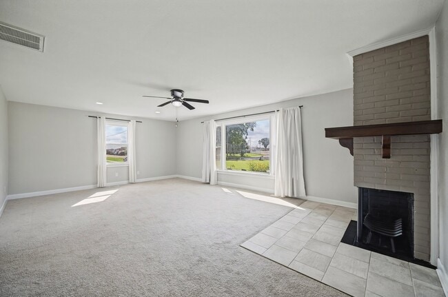 Building Photo - 3600 Mariner Ave