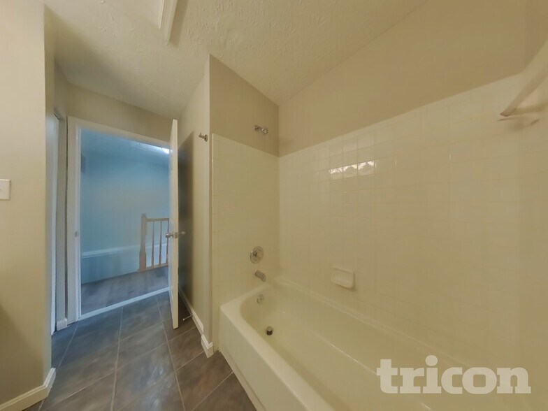 Building Photo - 2029 S Anvil Ln