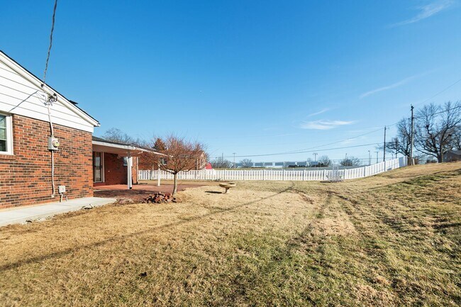 Building Photo - Beautiful 4 Bedroom 3 Bathroom South County Home