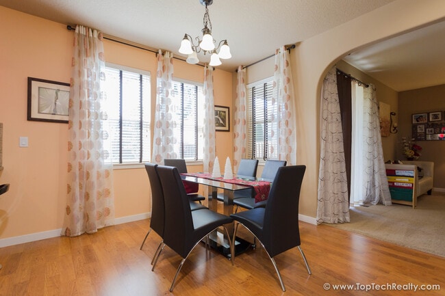 Building Photo - Stunning 3BD | 3BA | Luxury Single Family Home in Orenco | Near Intel & Park | Fenced Yard I Sola...