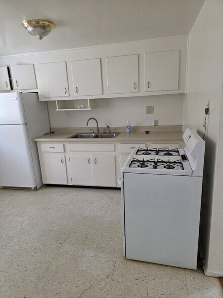 Building Photo - 2814 Bel Air Dr NE