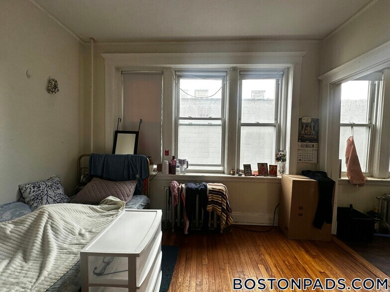 Building Photo - 1163 Boylston St