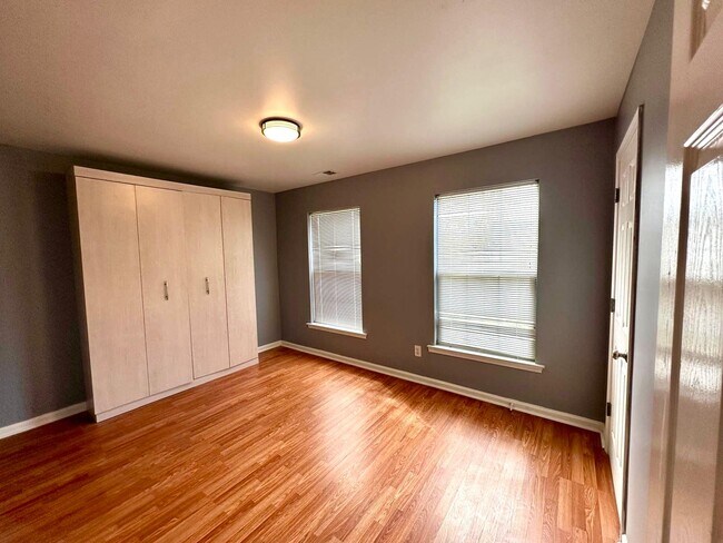 Building Photo - 2029 Chinabrook Ct