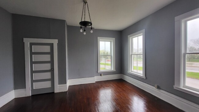 Building Photo - 10 Kirk Ave