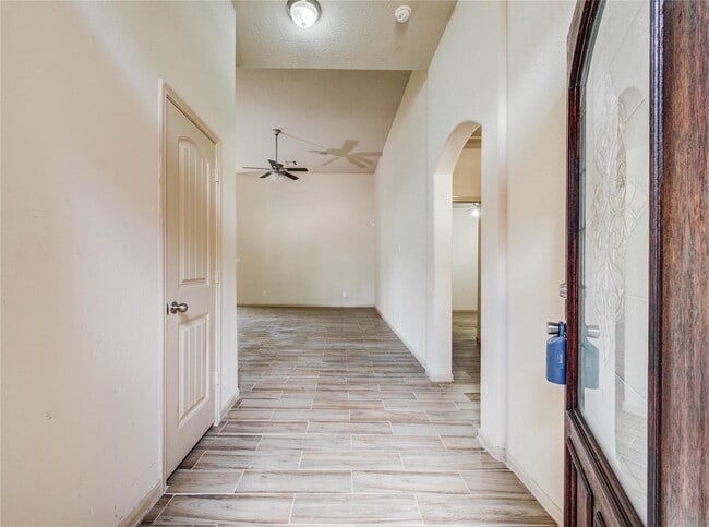 Building Photo - 22411 Albee Dr