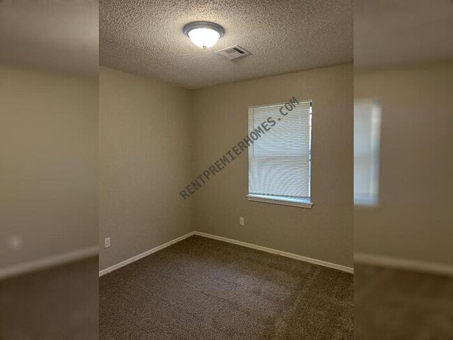 Building Photo - 4909 Cinderella Dr