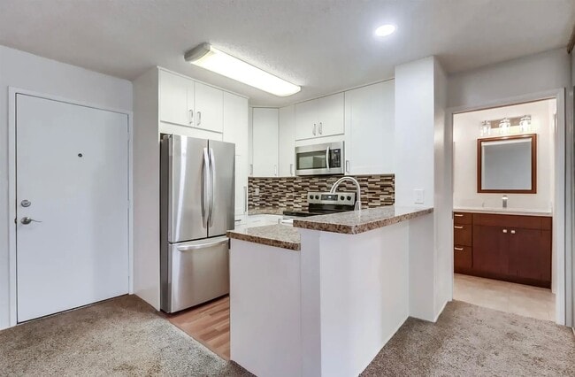 Building Photo - 1855 Diamond St