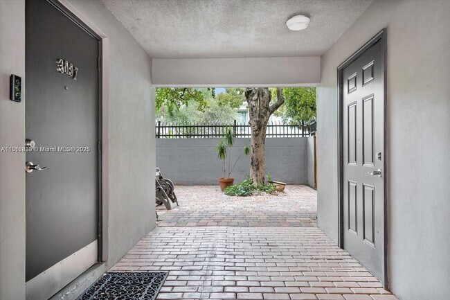 Building Photo - 3097 Bird Ave