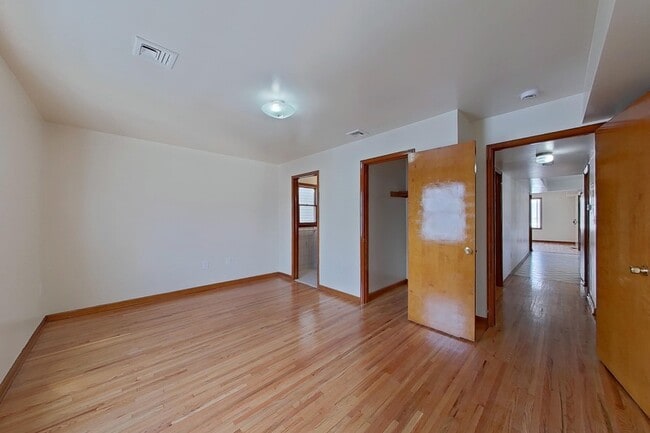 Building Photo - 55 Ferguson St