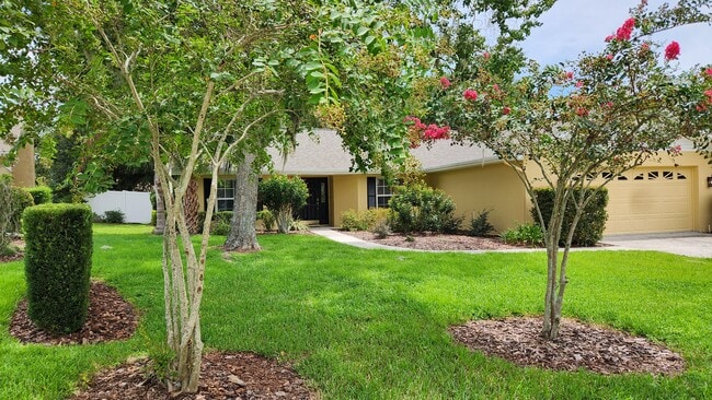 Building Photo - 326 Echo Pines Way