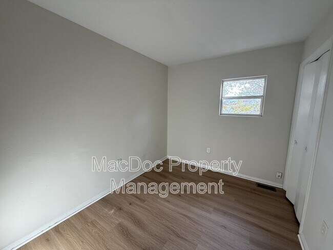 Building Photo - 914 Anvil Rd