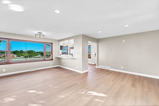Building Photo - Longview Manor