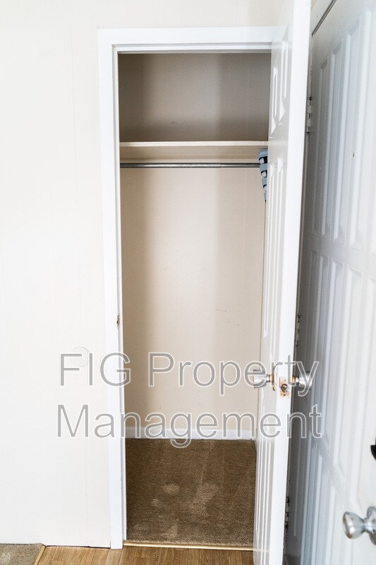 Building Photo - 1828 Lively Rd