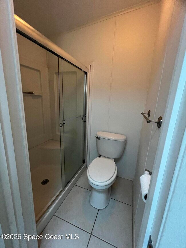 Building Photo - 495 Outer Dr