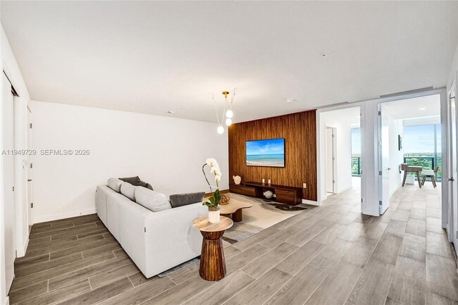 Building Photo - 900 N Ocean Blvd