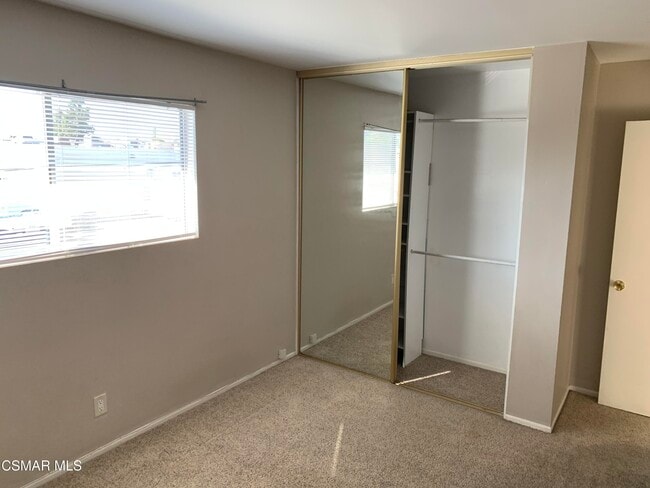 Building Photo - 2033 Calle La Sombra