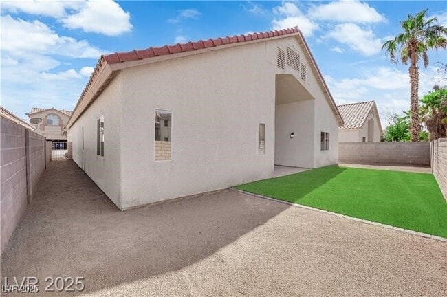 Building Photo - 632 Hitchen Post Dr