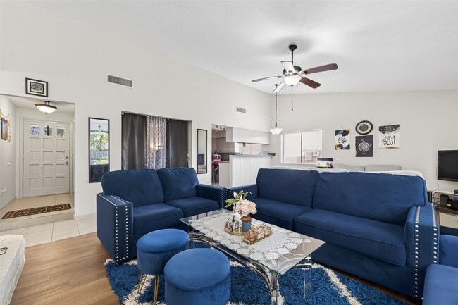 Building Photo - 10423 Permian Dr