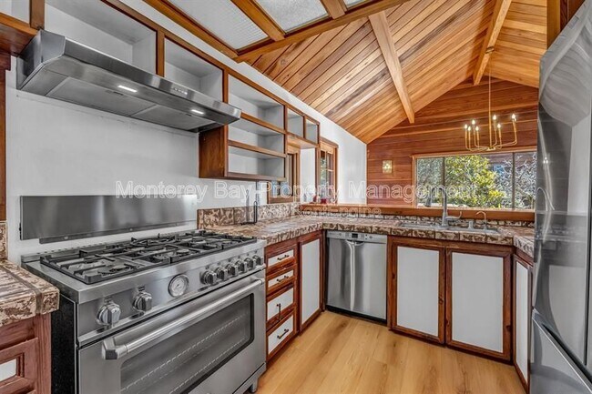 Building Photo - 137 E Carmel Valley Rd