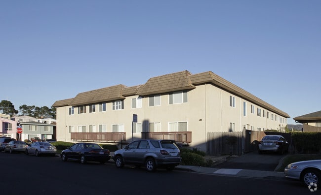 Building Photo - Southgate West Apartments