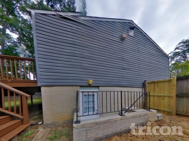 Building Photo - 9851 Branchleigh Rd