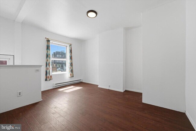 Building Photo - 525 Morse St