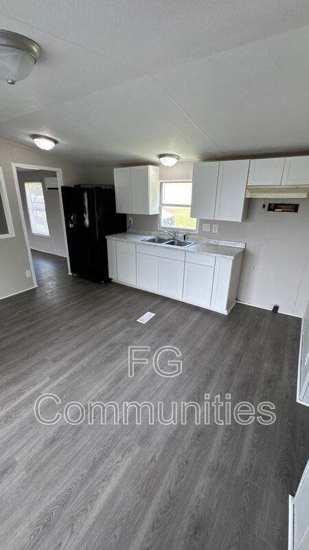Building Photo - 145 David Dr