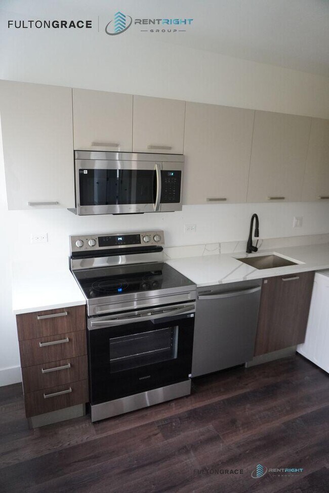 Building Photo - 2 bedroom in Chicago IL 60660