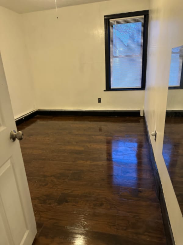 Building Photo - 428 Elm St