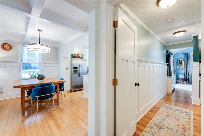 Building Photo - 45 Mortimer St SE