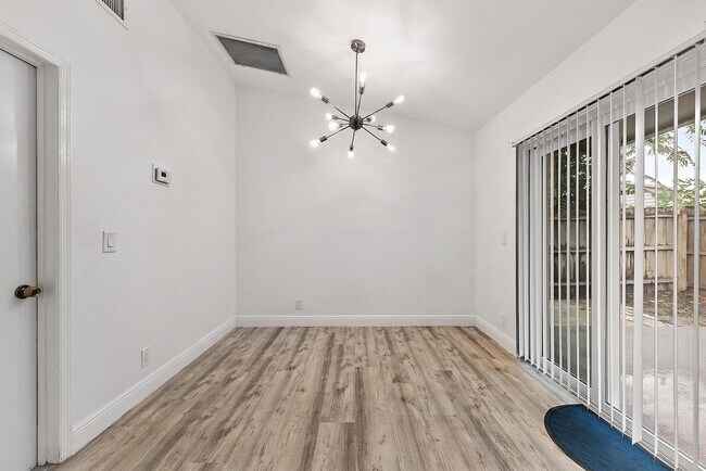 Building Photo - 14576 Sunset Pine Dr