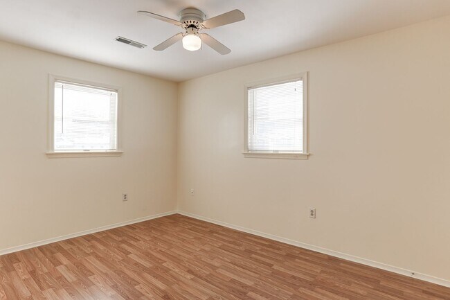 Building Photo - 3 Bedroom 1.5 bath home in Etters