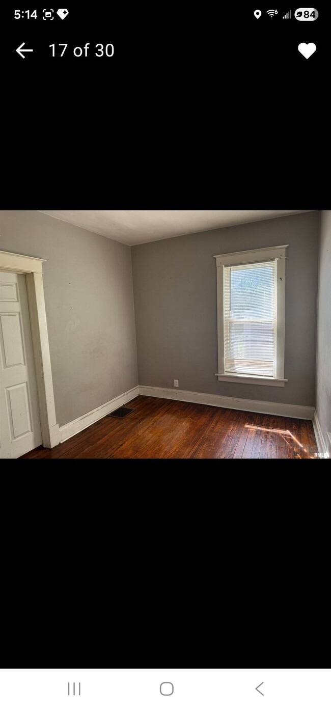 Building Photo - 1733 S Spring St