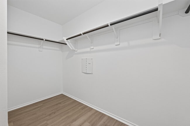 Building Photo - 14556 Lily Plns Dr
