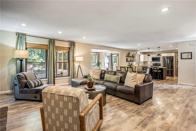 Building Photo - 1 Penzance Dr