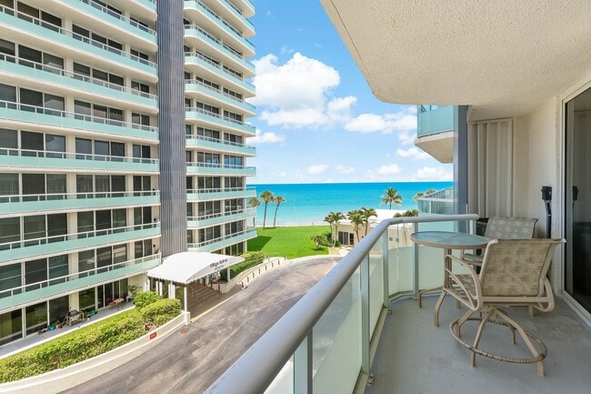 Building Photo - 3554 Ocean Dr