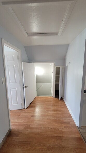 Building Photo - 397 Clifton Ave