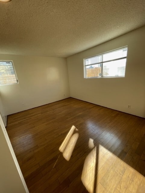 Building Photo - 1342 10th St
