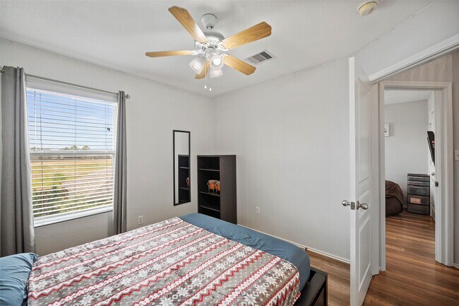 Building Photo - 16783 Mammoth Springs Dr